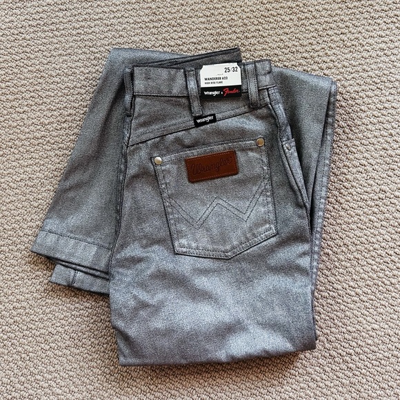 EVERYTHING MUST GO! Wrangler X Fender Metallic Wanderer Flare Jeans - Picture 3 of 7